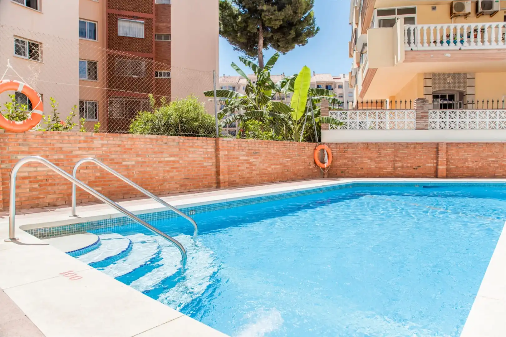 Flat with pool for sale in Avenida Nuestro Padre Jesús Cautivo 32