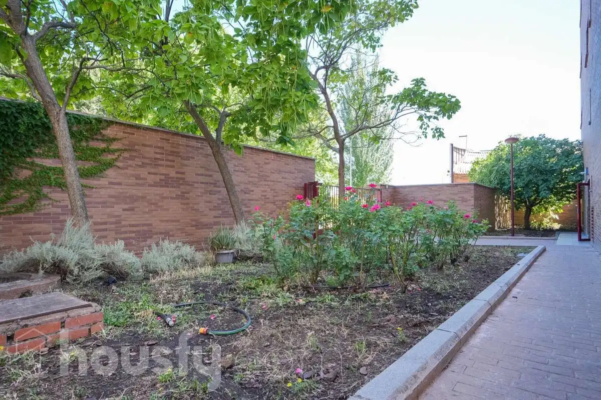 Jardín de Piso en venta en Madrid con Aire acondicionado y Balcón