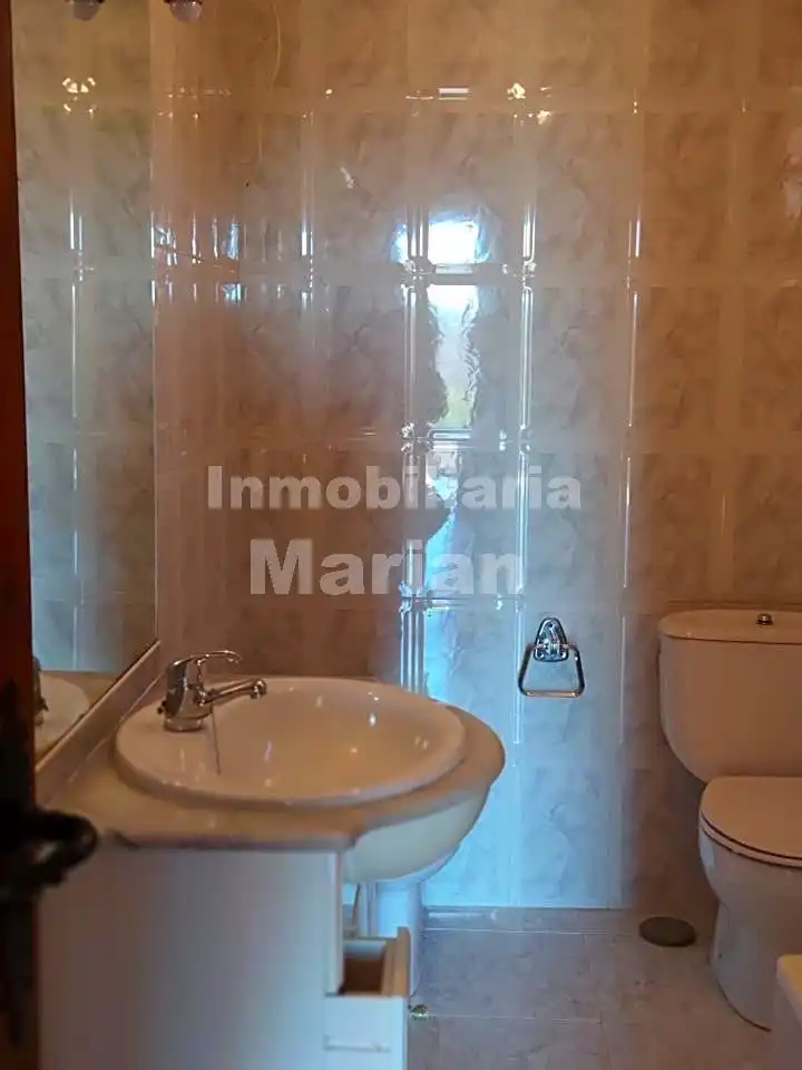 Baño de Finca rústica en venta en Santa Cruz de la Salceda con Amueblado