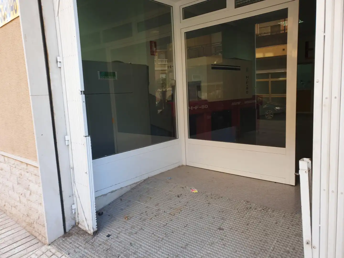 Business premises for sale in Sax