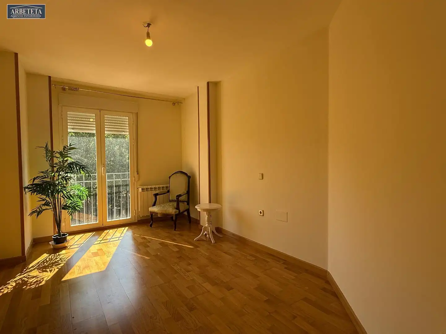 Wohnzimmer von Wohnung zum Verkauf in Sigüenza mit Heizung, Parkett und Gemeinschaftspool