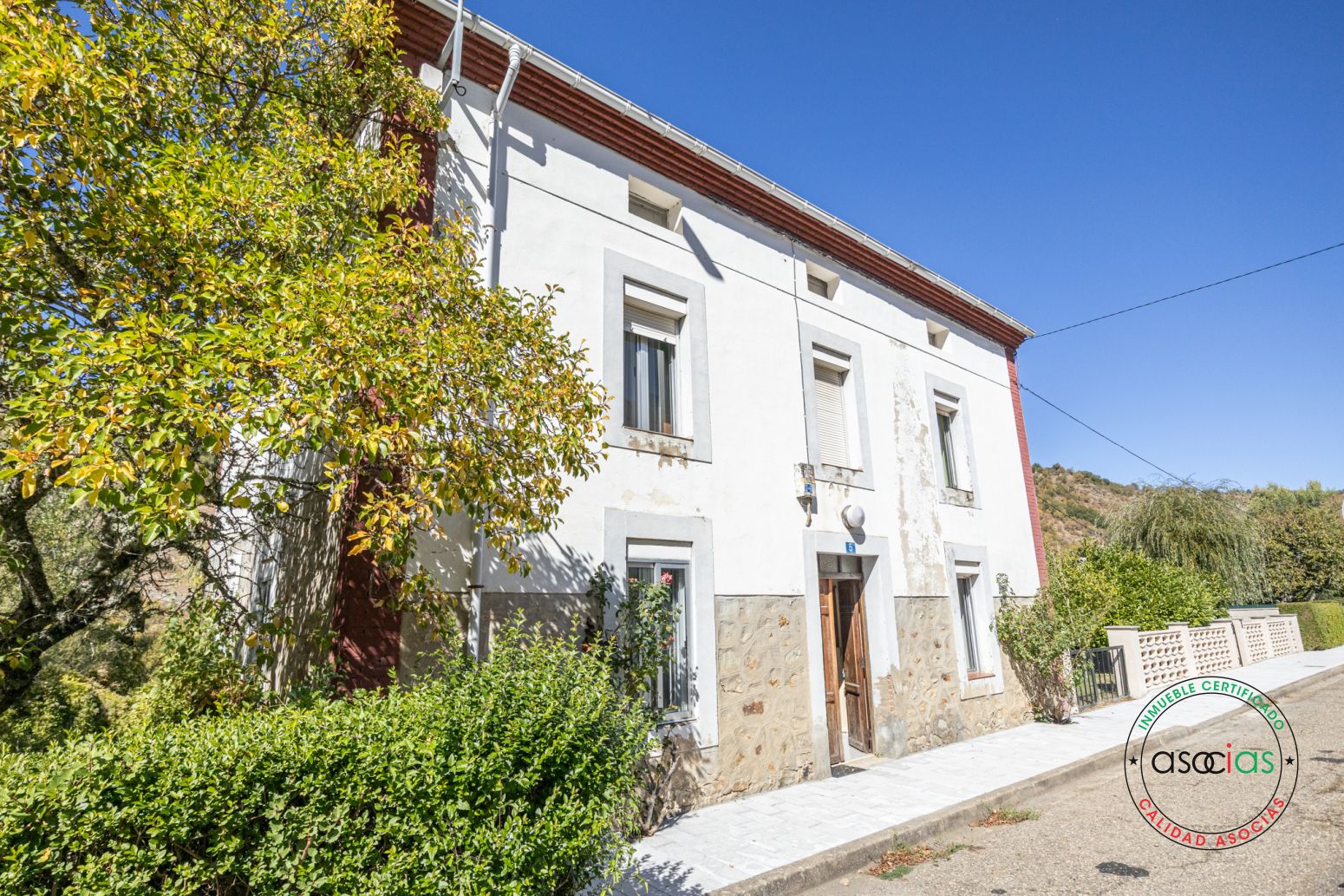 Vista exterior de Casa o xalet en venda en Crémenes amb Calefacció i Traster