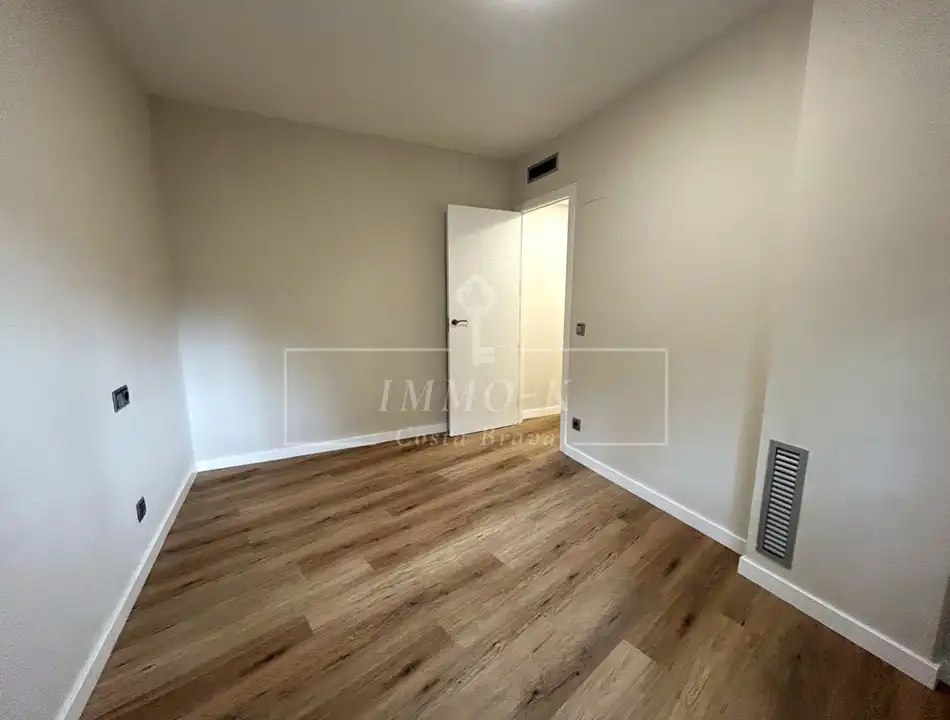 Flat for sale in Carrer Castellar, El Port