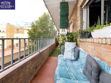 Piso con balcón en venta en Beiro