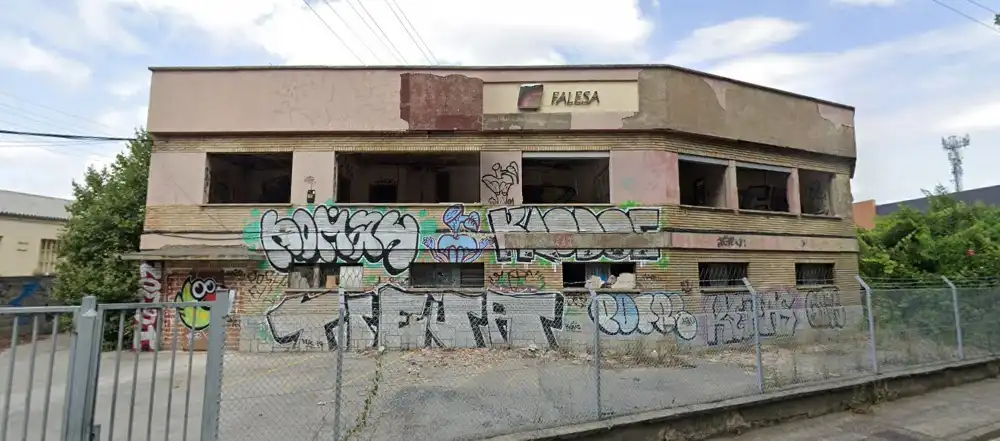 Industrial building for sale in C/ Miravalles