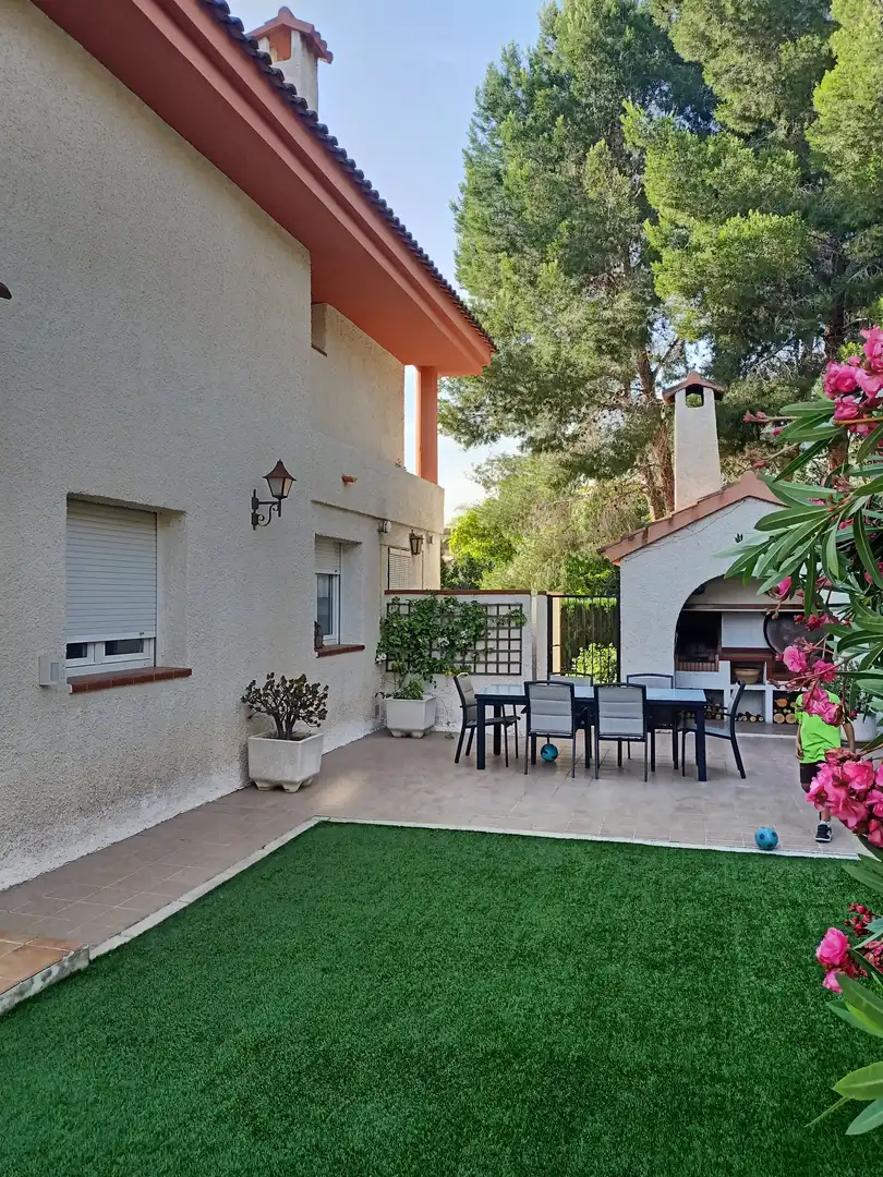 Chalet con terraza en venta en Calle Manolete, imagen 2