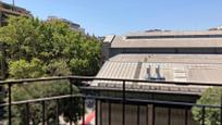 Außenansicht von Wohnung zum verkauf in  Barcelona Capital mit Klimaanlage, Terrasse und Balkon