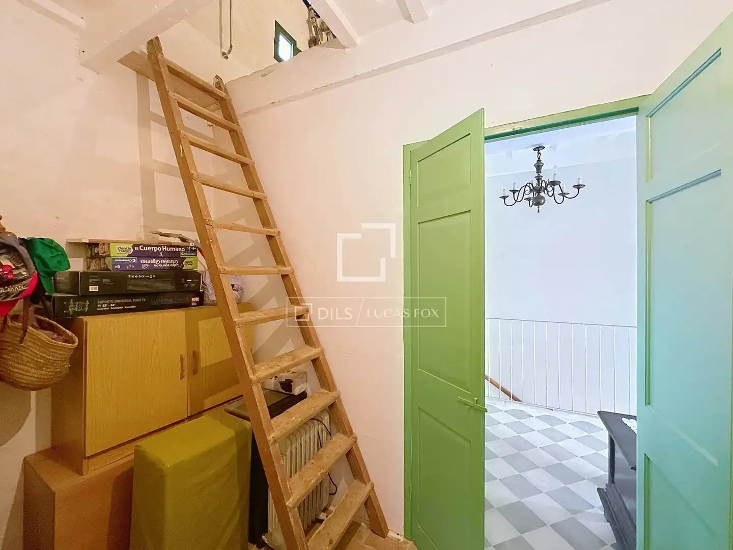 Country house zum Verkauf in Es Castell mit Privatgarten, Abstellraum und Balkon