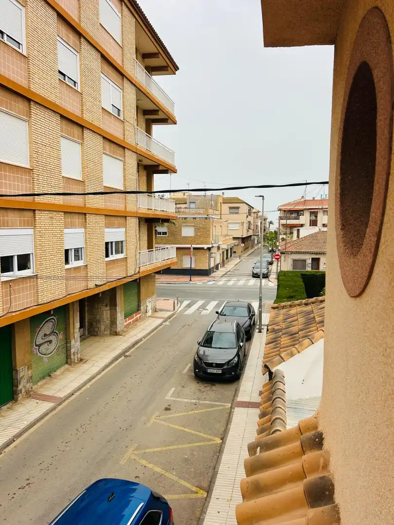 Vista exterior de Casa o xalet en venda en Los Alcázares amb Aire condicionat, Terrassa i Moblat