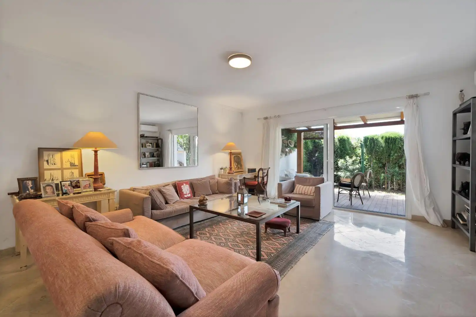 Vista exterior de Casa adosada en venta en Marbella con Aire acondicionado, Terraza y Trastero
