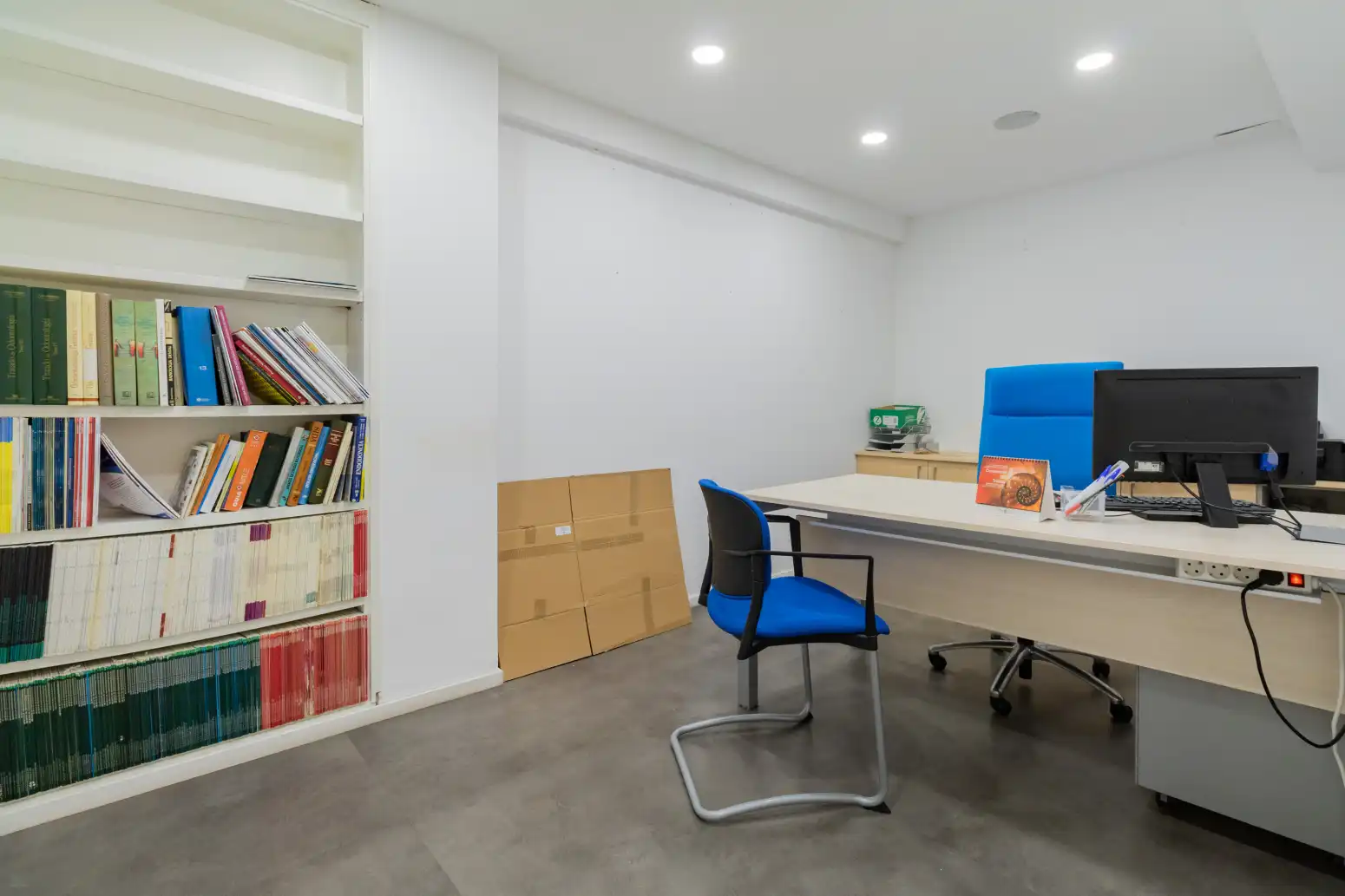 Büro zur Miete in Burlada / Burlata mit Heizung