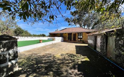 Vista exterior de Finca rústica en venda en El Tanque amb Jardí privat, Traster i Piscina