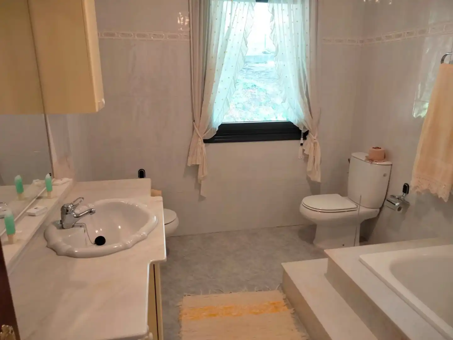 Baño de Casa o chalet en venta en Coles con Calefacción, Jardín privado y Terraza