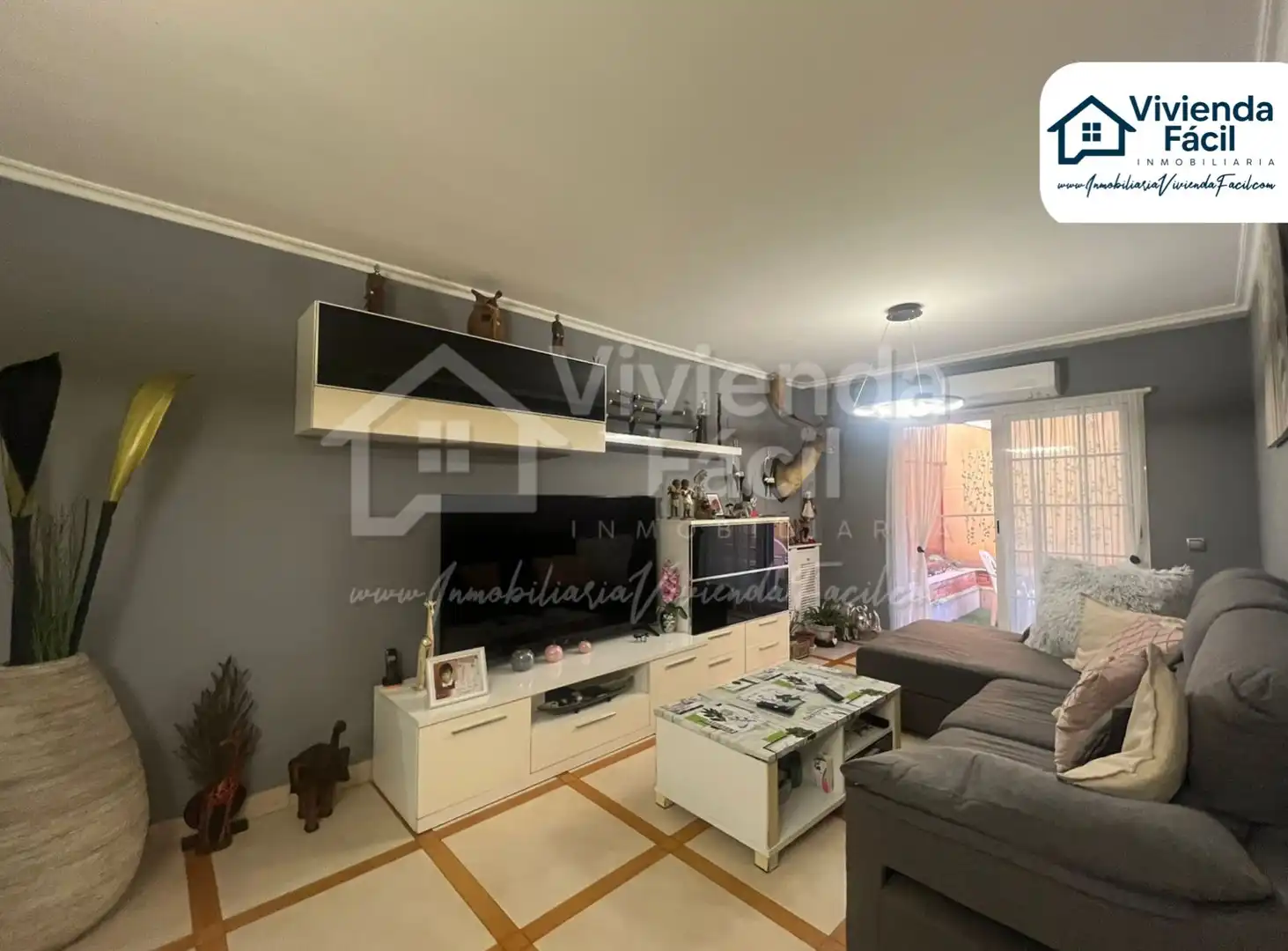Living room of Flat for sale in Alcobendas  with Air Conditioner, Heating and Parquet flooring