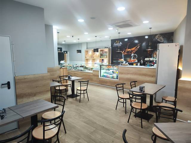 Local comercial en Venta en Plaça Pirineus, 3 en La Torrassa