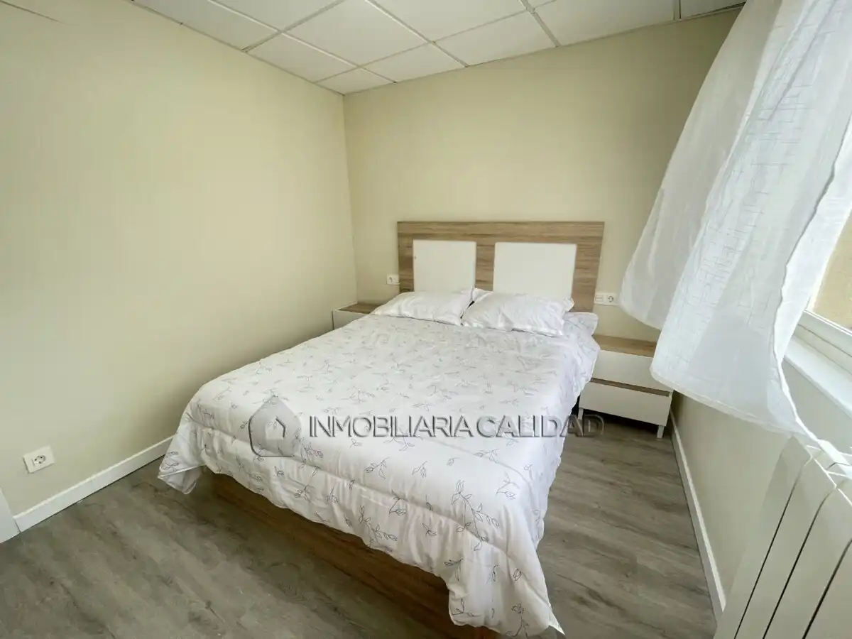 Bedroom of Flat for rent in Burgos  with Heating and Furnished
