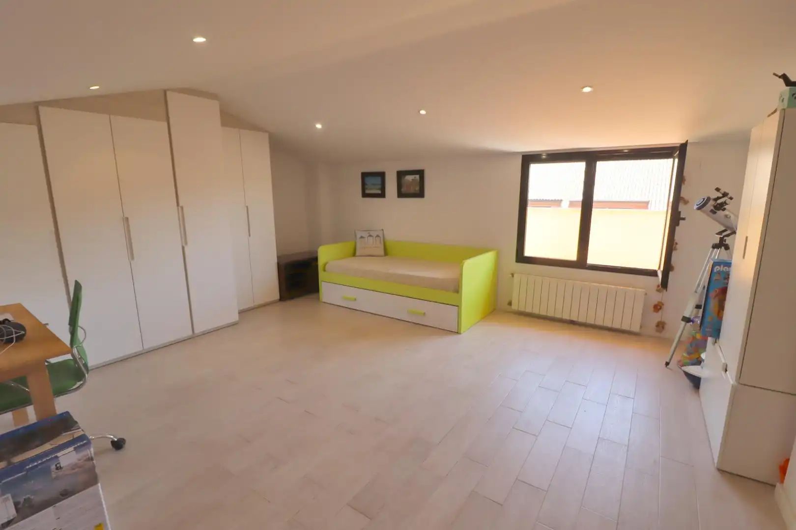 Habitación de Casa o chalet de alquiler en Paterna con Aire acondicionado, Calefacción y Jardín privado