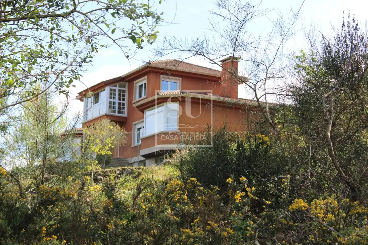 Vista exterior de Casa o xalet en venda en Baiona amb Calefacció, Jardí privat i Terrassa