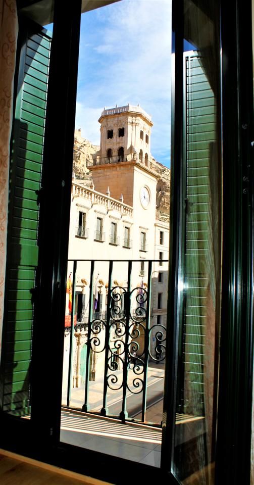 Vista exterior de Piso en venta en Alicante / Alacant con Aire acondicionado y Terraza