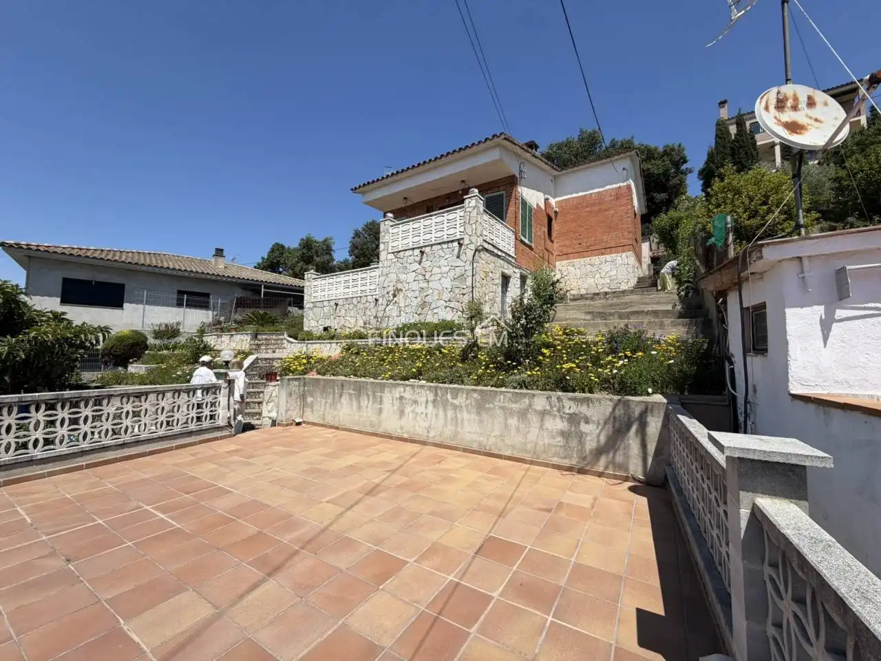 Vista exterior de Casa o xalet en venda en Tordera amb Jardí privat, Terrassa i Piscina comunitària