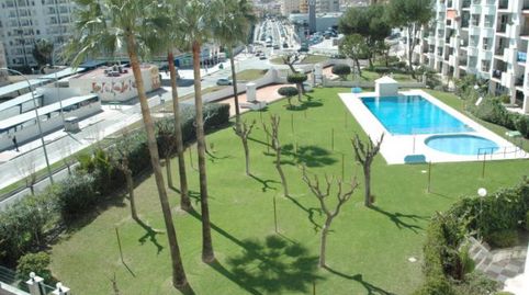 ALQUILER POR TEMPORADAS DE INVIERNO O VERANO EN FUENGIROLA. PISO DE DOS DORMITORIOS. PISCINA Y PARKING