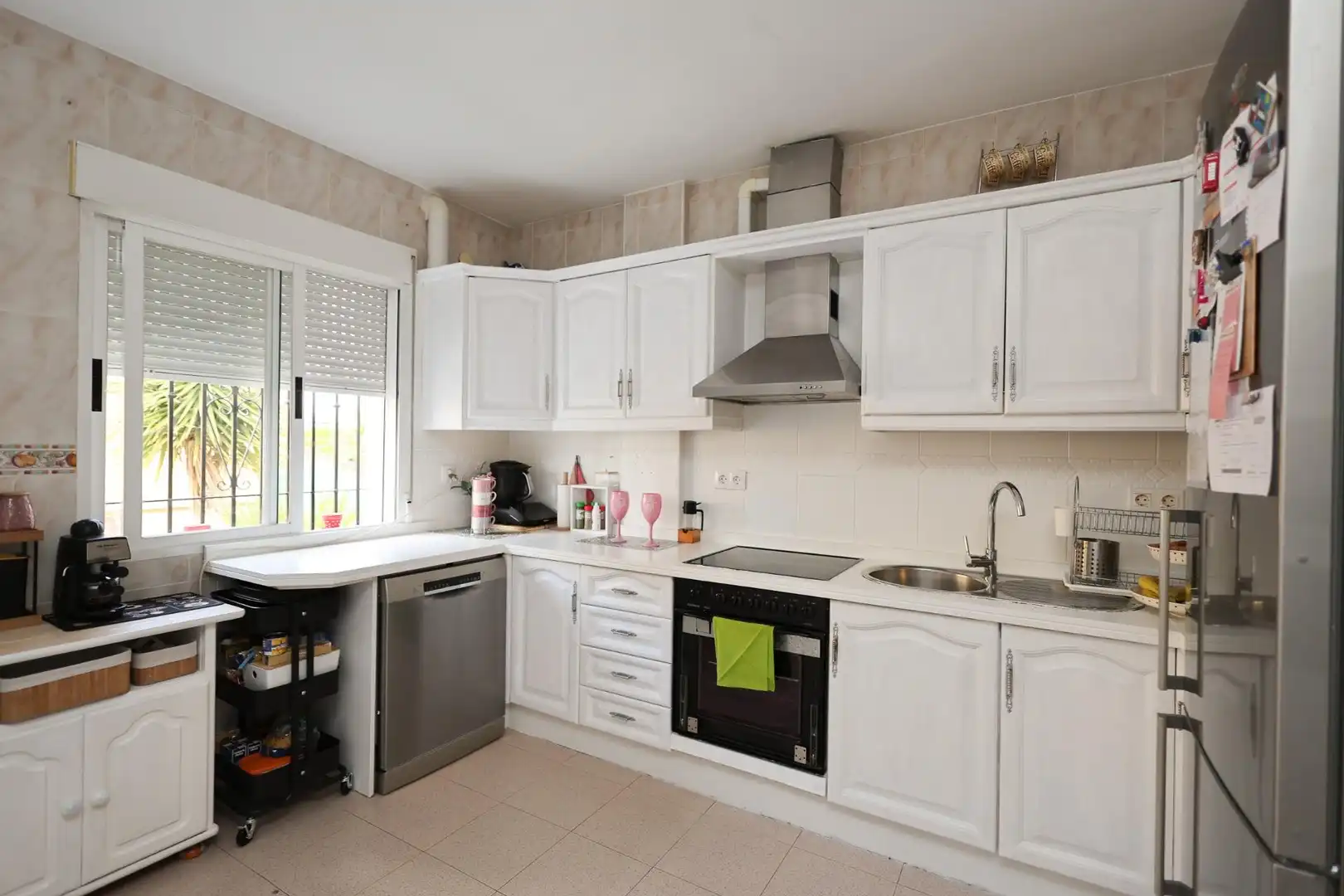 Cocina de Casa adosada en venta en Cúllar Vega con Aire acondicionado y Amueblado