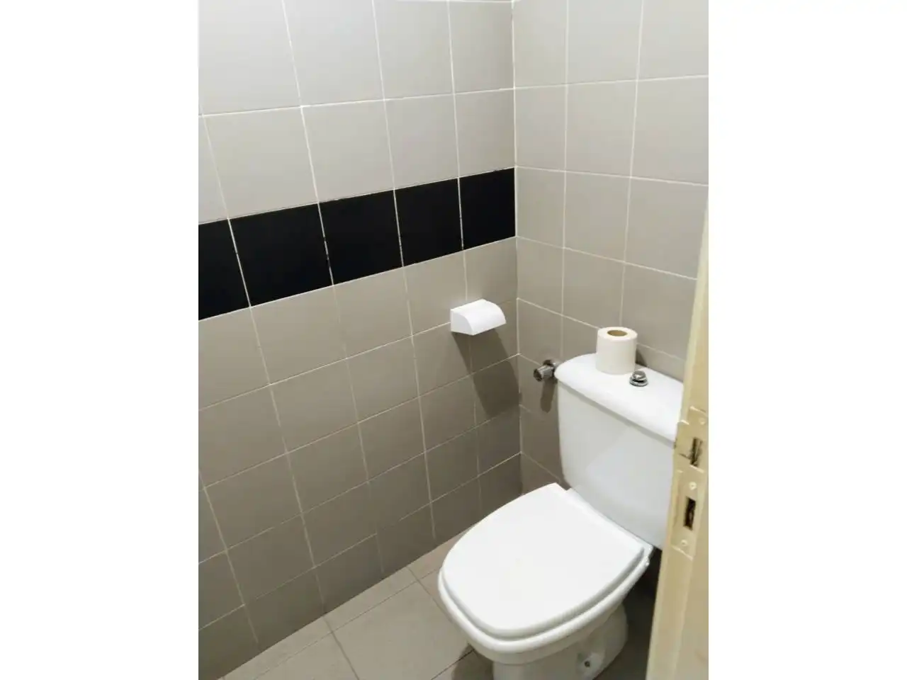 Badezimmer von Büro zur Miete in Burgos mit Klimaanlage