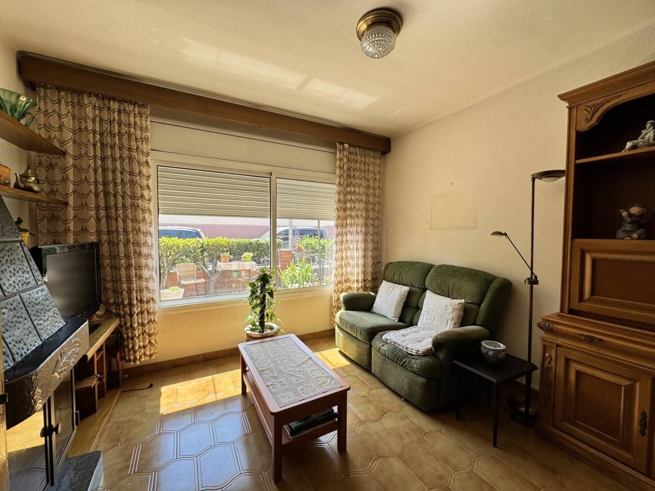 Sala de estar de Casa o chalet en venta en Olot con Calefacción, Jardín privado y Terraza