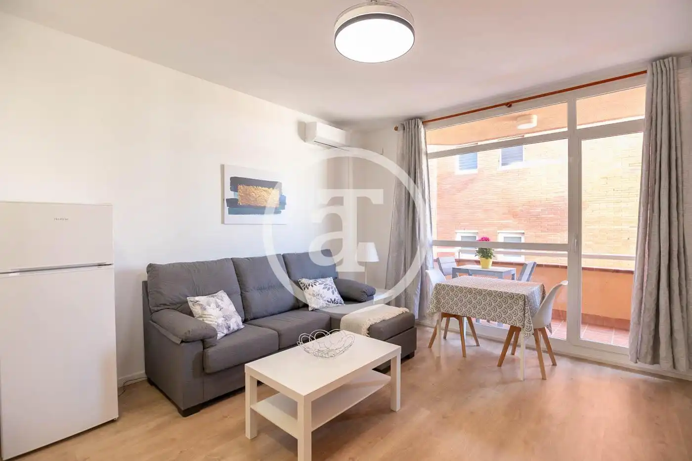 Sala de estar de Piso de alquiler en  Barcelona Capital con Aire acondicionado, Amueblado y Horno