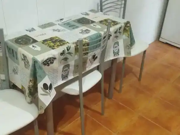 Menjador de Pis per a compartir en La Pobla de Vallbona amb Parquet, Moblat i Balcó