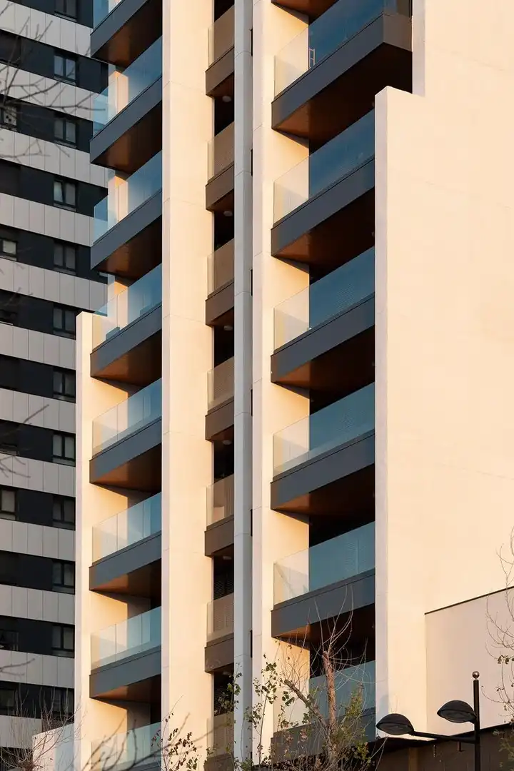 Außenansicht von Wohnung zur Miete in Valencia mit Klimaanlage, Terrasse und Balkon