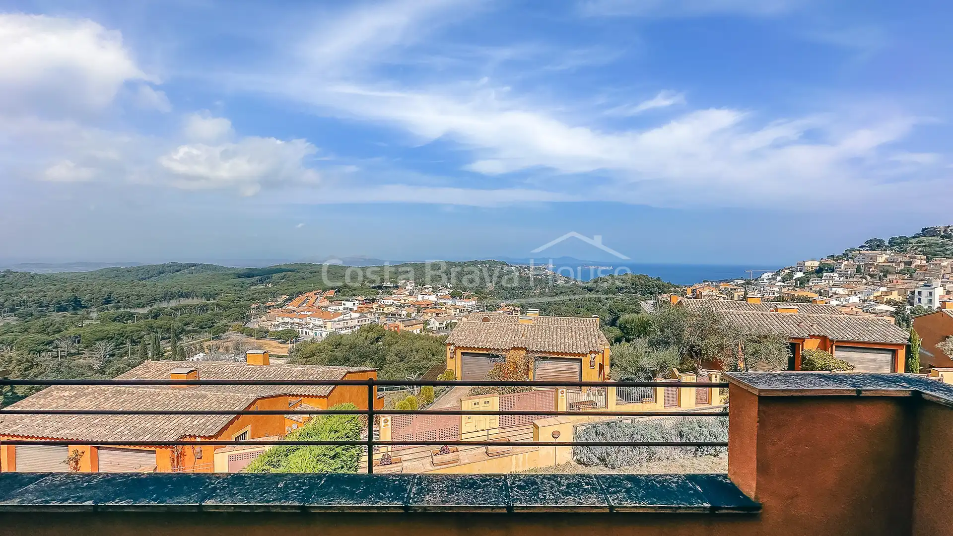 Terraced house with pool for sale in C. Lluis Miro, imagen 9