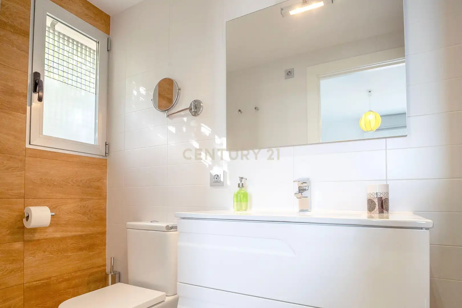 Bathroom of Detached homes for sale in L'Alfàs del Pi  with Air Conditioner, Furnished and Balcony