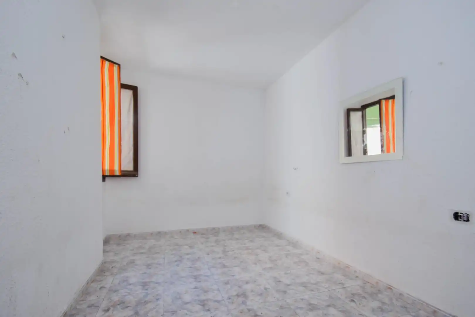 Habitación de Edificio en venta en Huétor Vega
