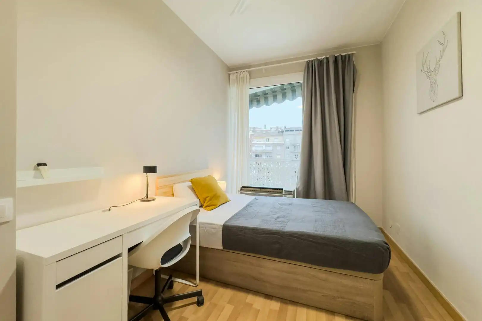 Habitación de Piso para compartir en Barcelona con Lavadora