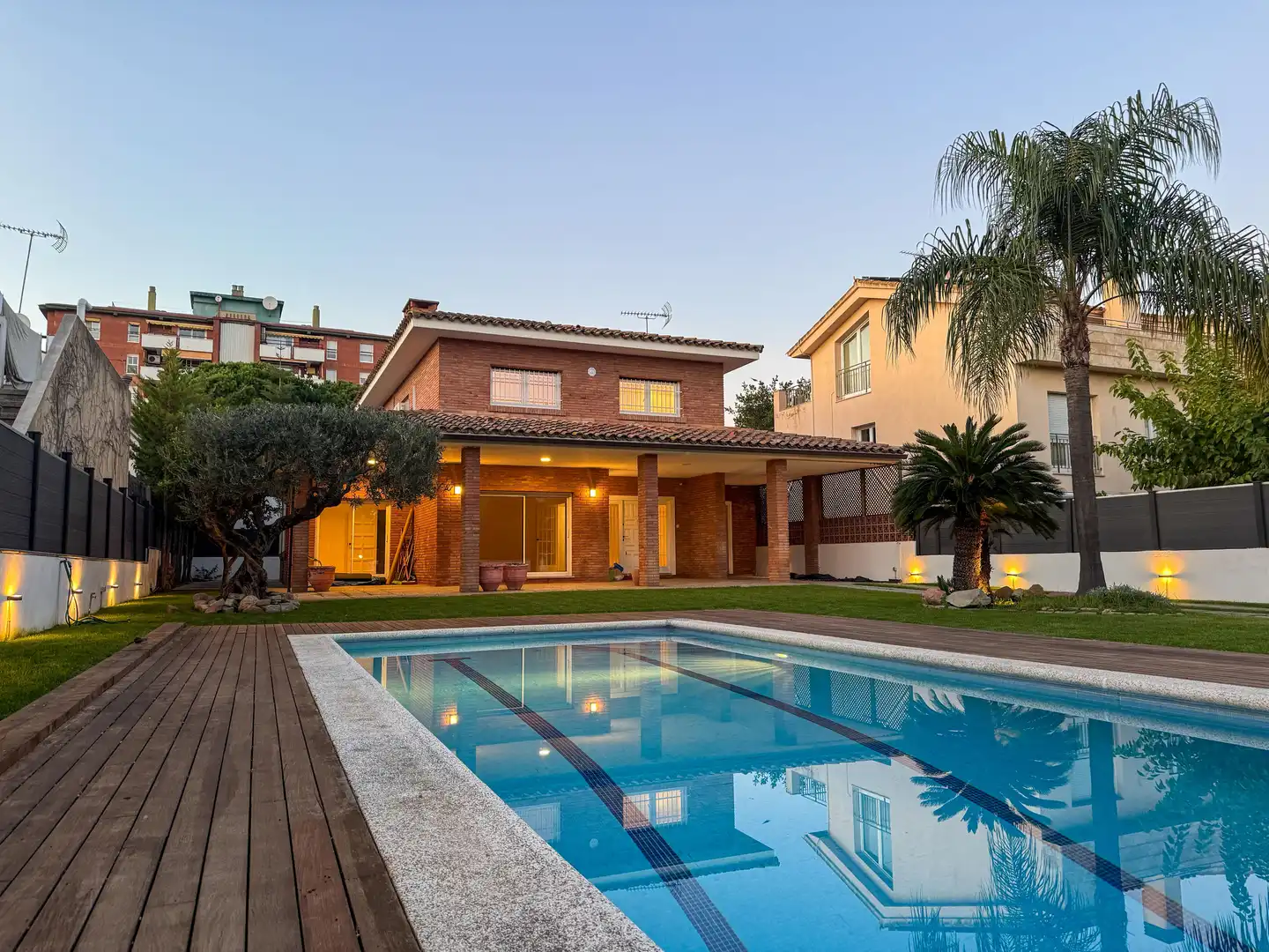 Detached house with pool to rent in Carrer dels Capitans de Mar