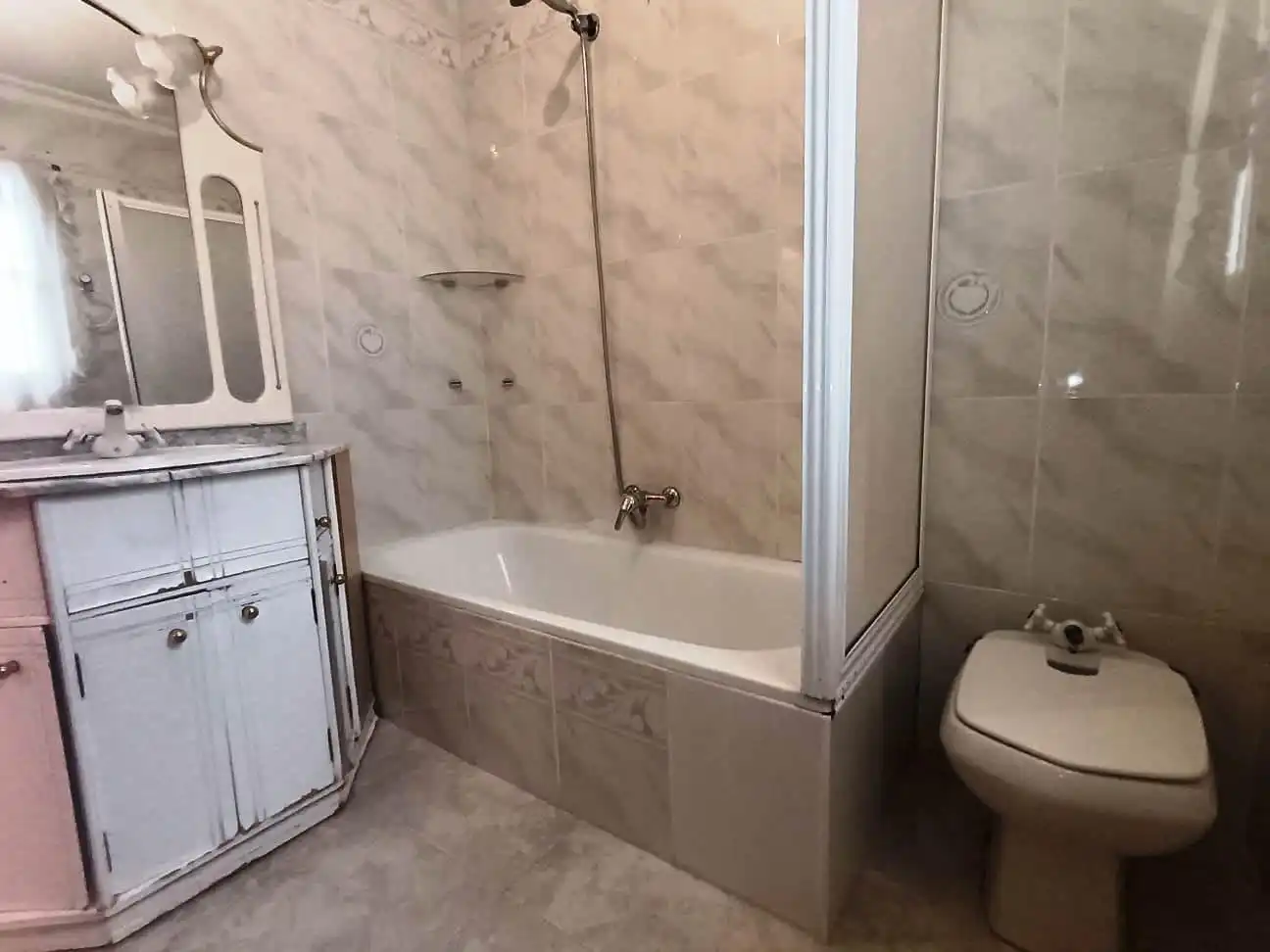 Badezimmer von Wohnung zum Verkauf in Cieza mit Klimaanlage und Balkon