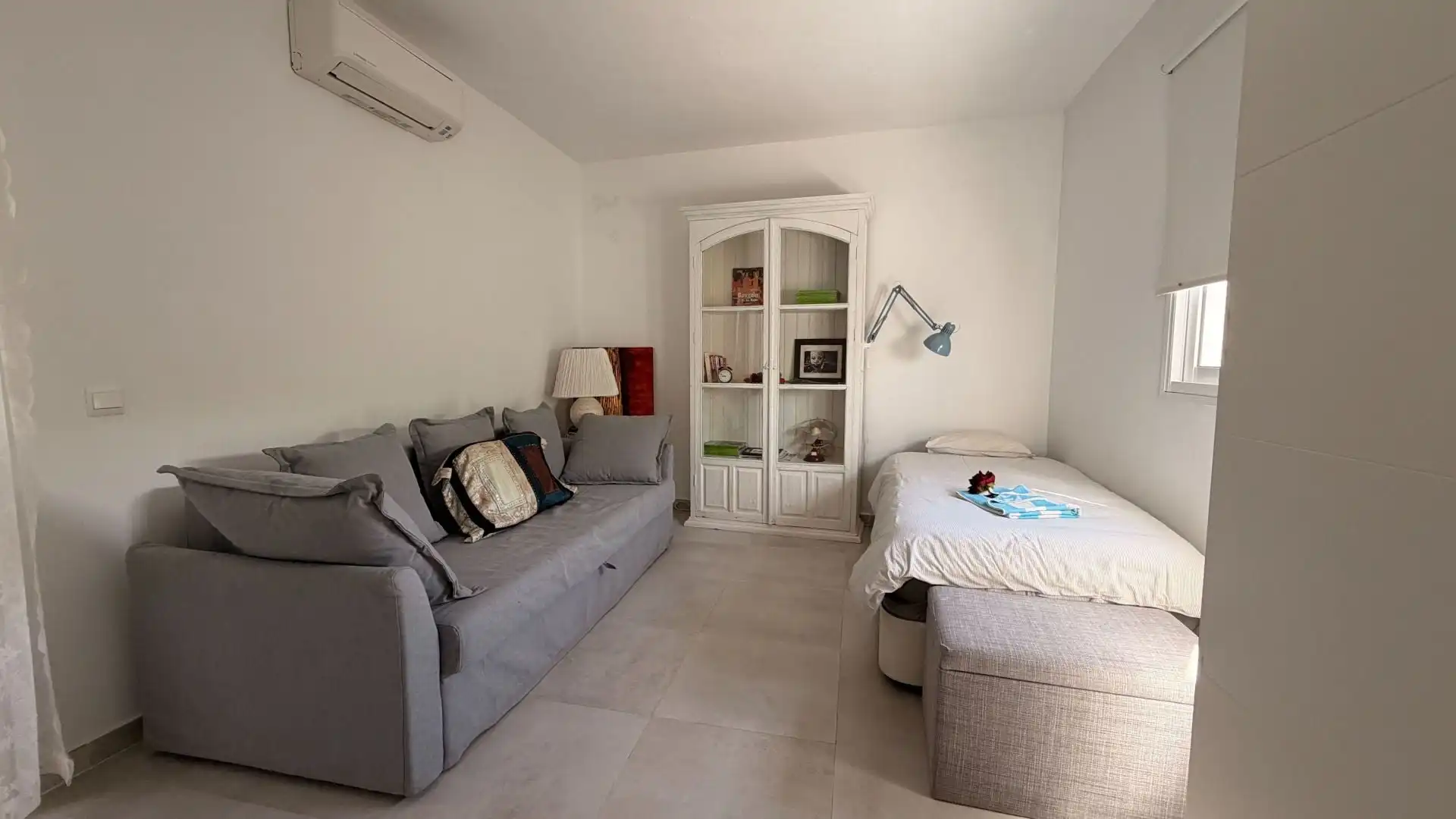 Sala d'estar de Casa adosada en venda en Alhaurín El Grande amb Aire condicionat i Piscina