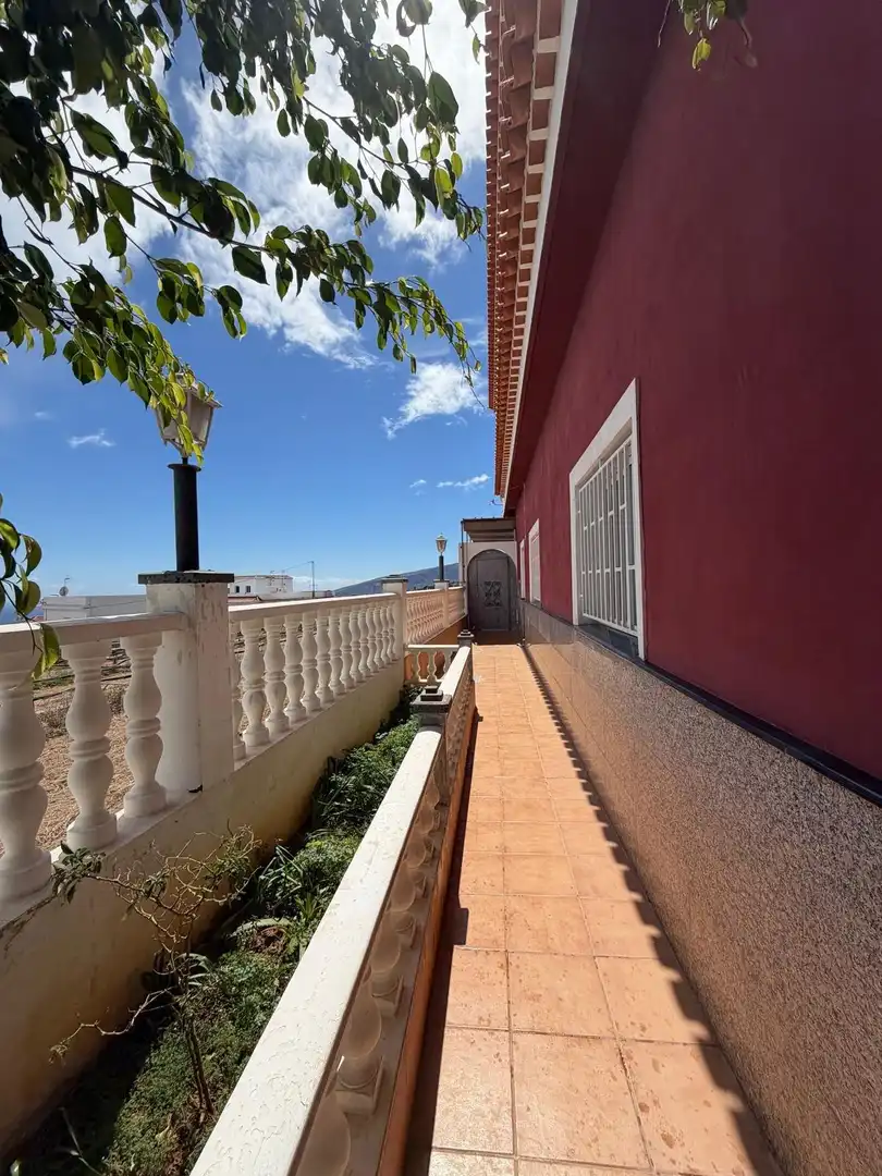 Vista exterior de Casa o xalet en venda en Candelaria amb Jardí privat, Terrassa i Balcó