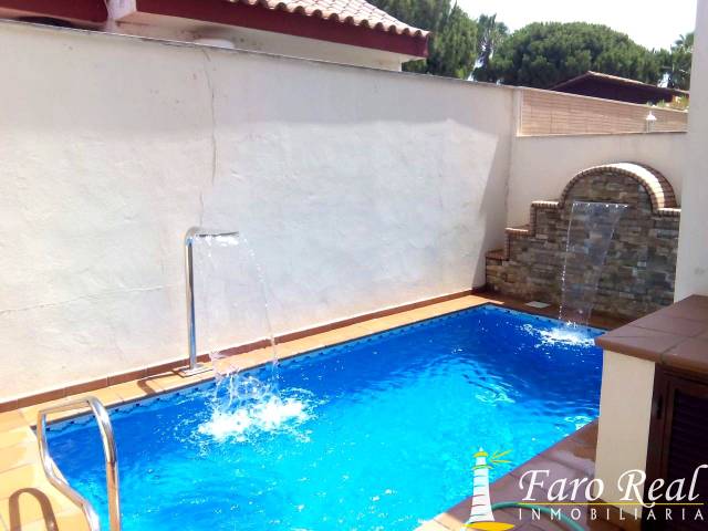 Casa adosada en Venta en La Jara