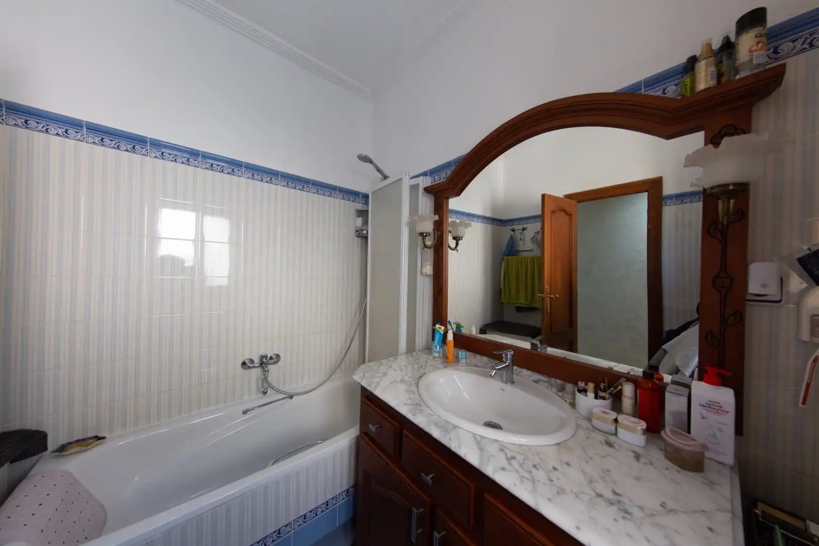 Badezimmer von Wohnungen zum Verkauf in Castalla mit Klimaanlage, Heizung und Abstellraum