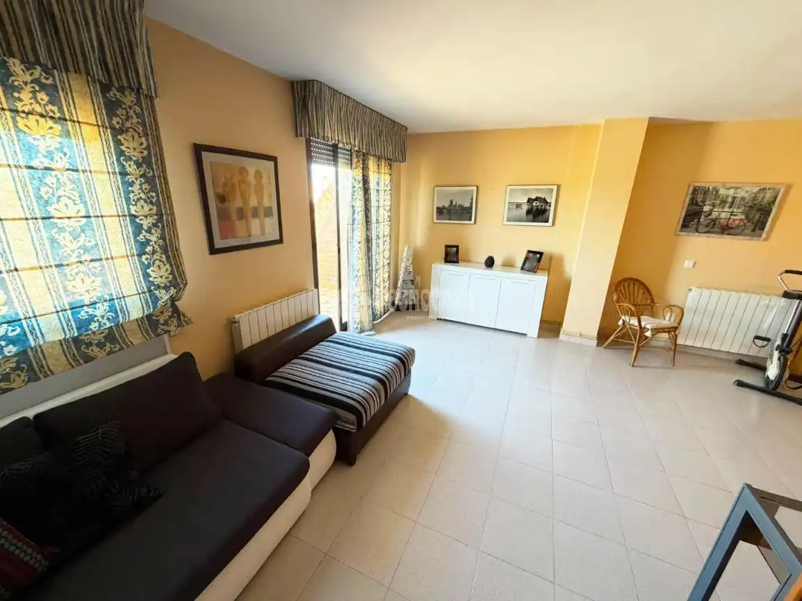 Bedroom of Detached homes for sale in Zaragoza  with Heating and Community pool