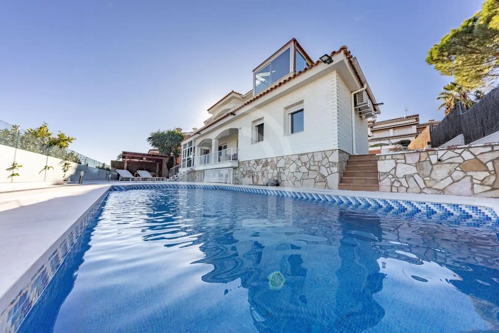 Vista exterior de Casa o chalet en venta en Premià de Dalt con Aire acondicionado, Calefacción y Jardín privado