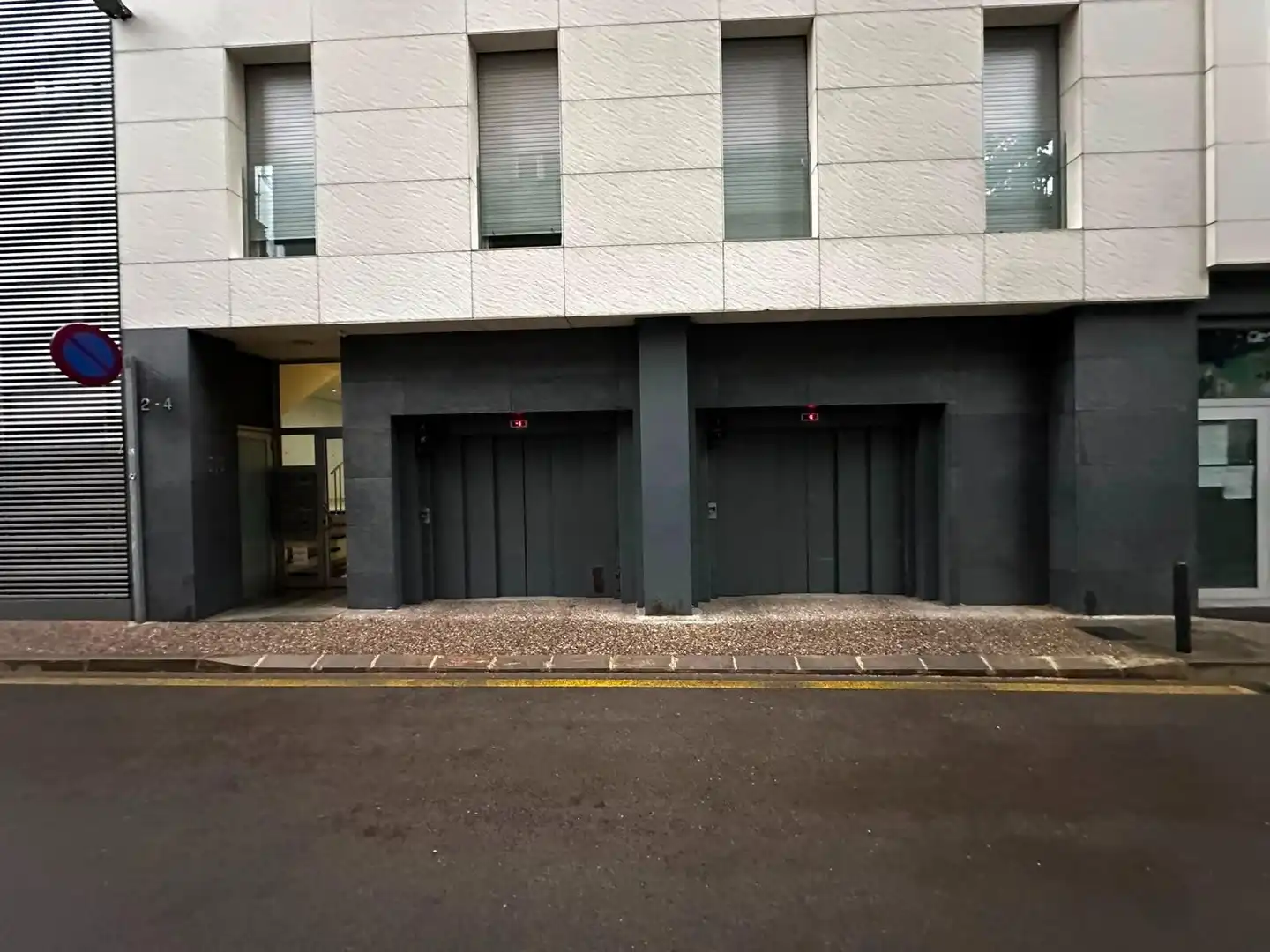 Vista exterior de Garatge de lloguer en Girona