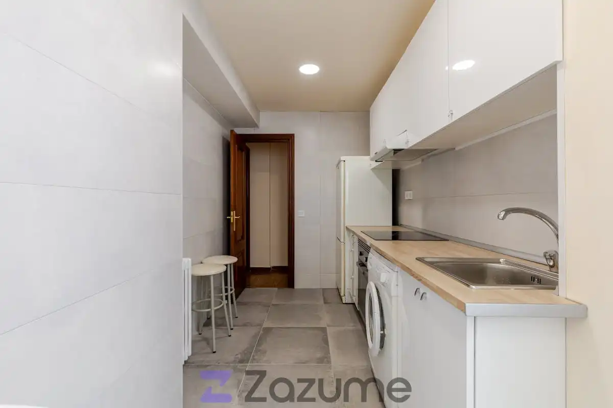 Küche von Wohnung zur Miete in Madrid mit Klimaanlage, Heizung und Möbliert