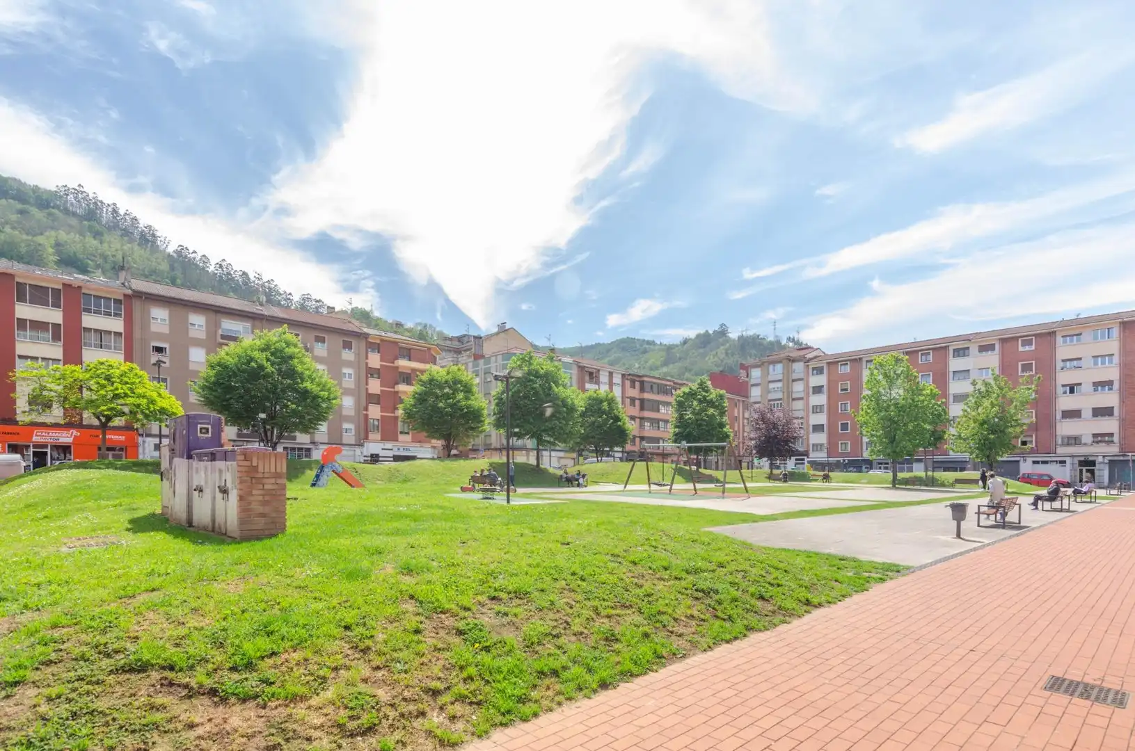 Vista exterior de Garaje en venta en Mieres (Asturias)