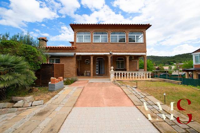 Casa-chalet en Venta en  CAN SADURNI en Begues