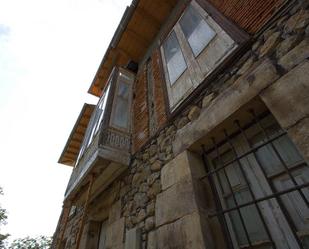 Vista exterior de Casa o xalet en venda en Anievas amb Balcó