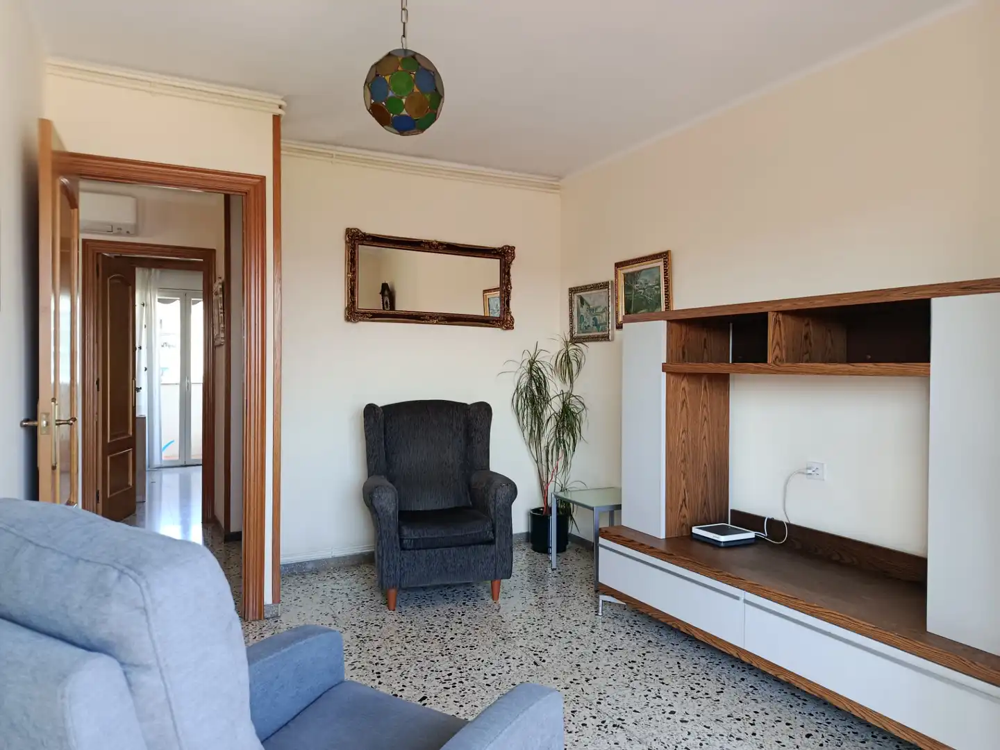 Sala de estar de Piso en venta en Girona con Aire acondicionado, Calefacción y Jardín privado