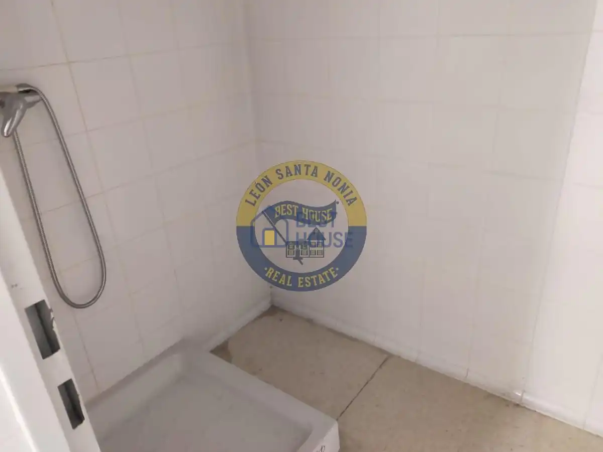 Business premises for sale in Trobajo del Camino, imagen 19